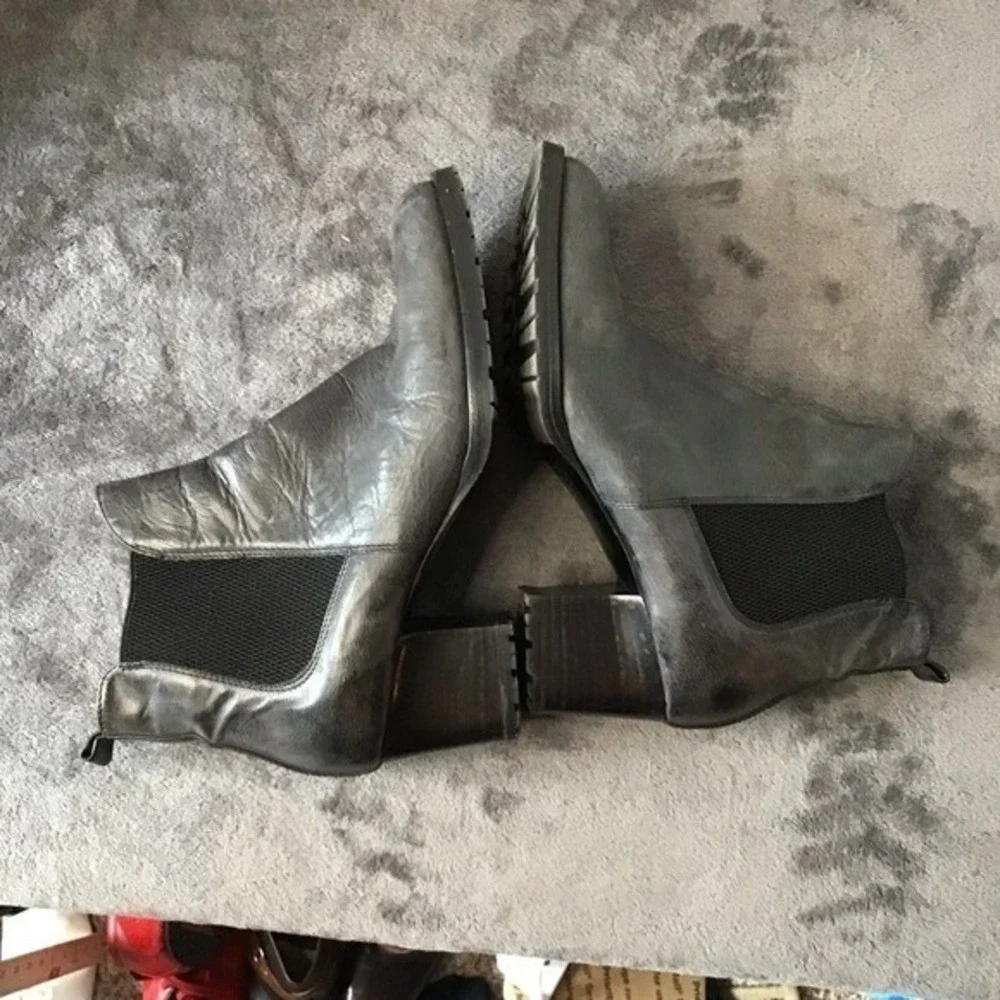 Aquatalia Vero Cuoio Black Leather Ankle Boots Women 7.5 2.5